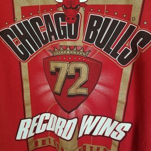 Nutmeg Mills Rare Vintage 90's Chicago Bulls 72 Wins Mens Tee size XL